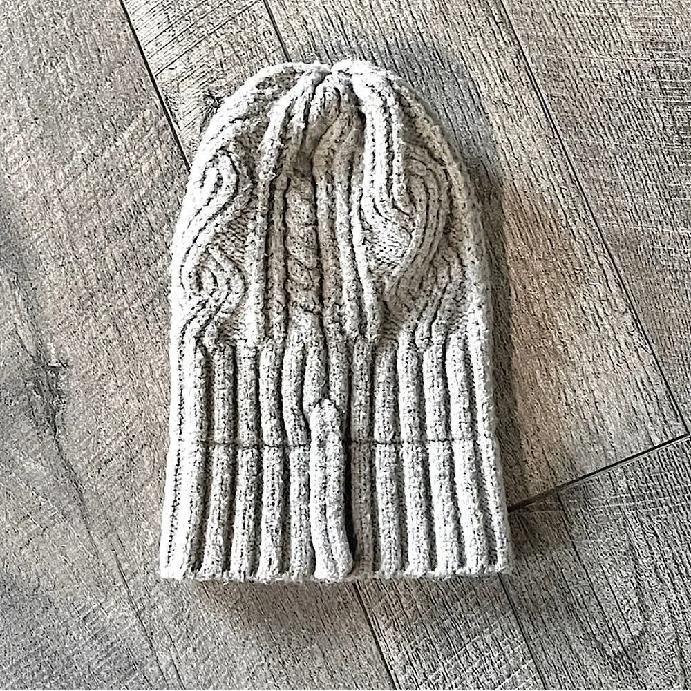 David & Young Gray Knit Hat. One Size.